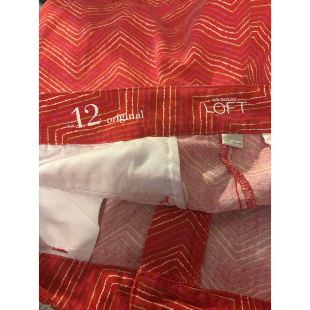 Ann‎ Taylor Loft Shorts Women Size 12 Red Pink Zig Zag Chevron Pockets - Picture 4 of 5